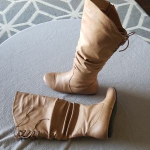 Women's Tan boots size 7.5
